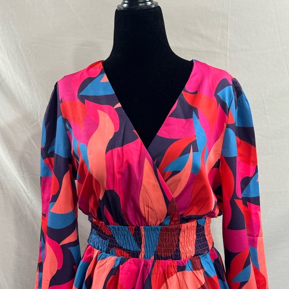 Shirred Bishop Cuff Sleeve A-line Dress - Picture 7 of 9